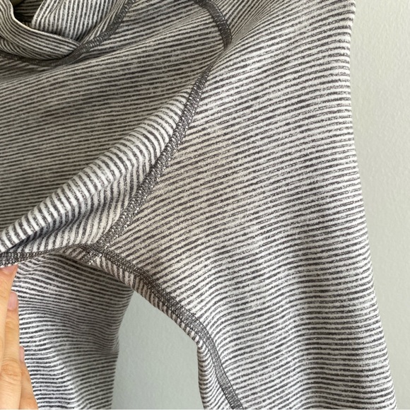 LULULEMON Warm Your Core Striped Heathered Slate White Size 4 - Picture 11 of 14